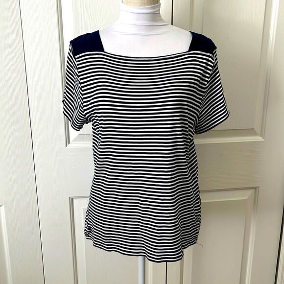 Lauren Ralph Lauren Classic Navy and Blue Striped top Side Buttons - Picture 1 of 6